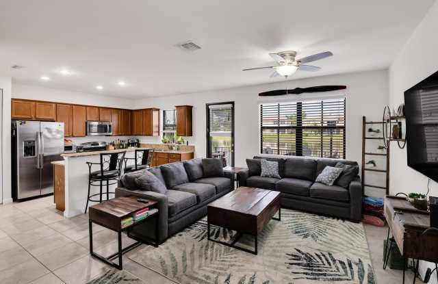 8455 Lakeview Trail