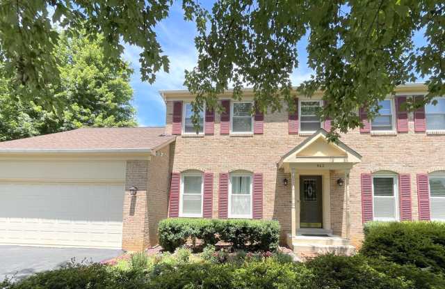 Leesburg Country Club 4 Bed 3.5 Bath SFH For Rent!