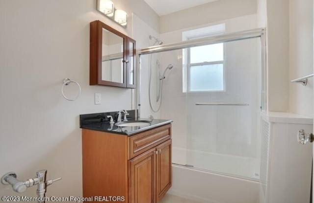 192 Claremont Avenue unit: 36