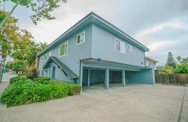 Bancroft Avenue, 414