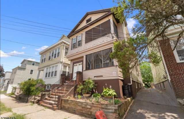 362 Myrtle Ave