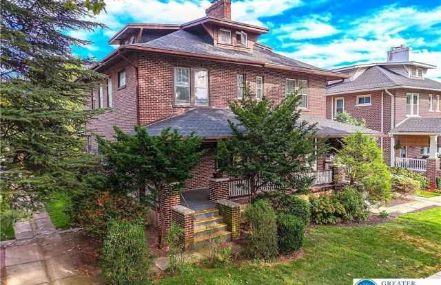 Photo of 1030 N New Street