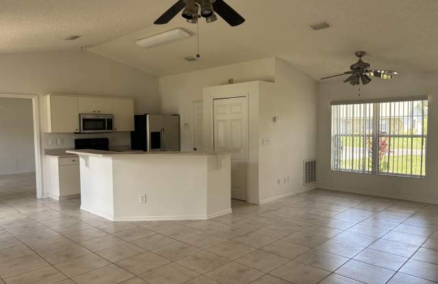 384 Ontario Street NW