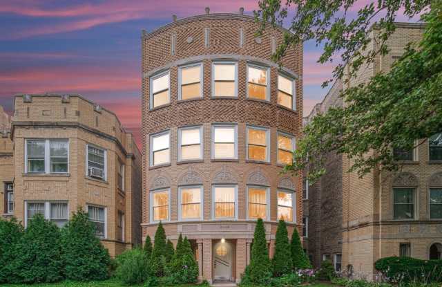 6144 N Washtenaw Ave