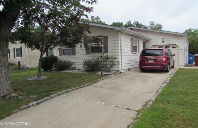 380 Barbados Drive N