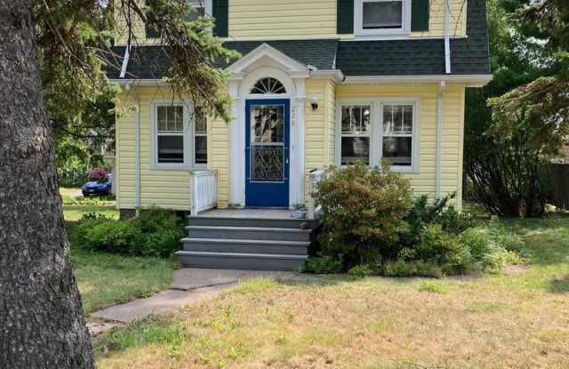 Available August 3rd!- Traditional Woodland 3 Bed 1 Bath w/ Deck & Garage
