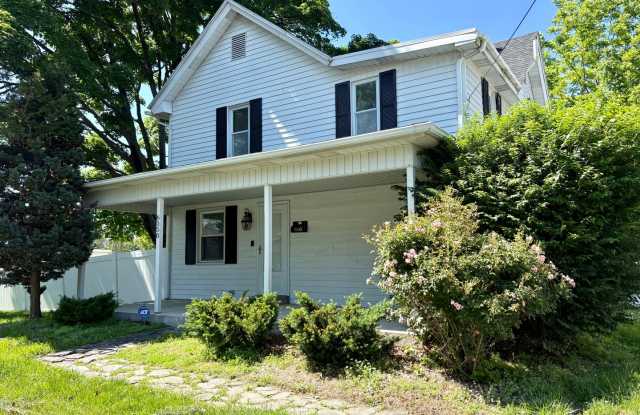 4 Bedroom 2 Bathroom in Harrisburg!