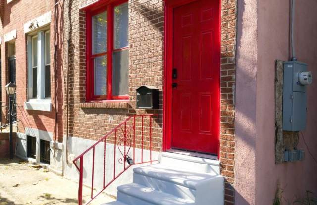 1558 N RANDOLPH STREET