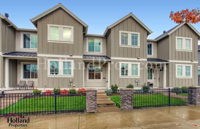 Photo of **New Price $2,495 + $100 Off for 3 Months**- Lovely 3 bedroom home in Hillsboro