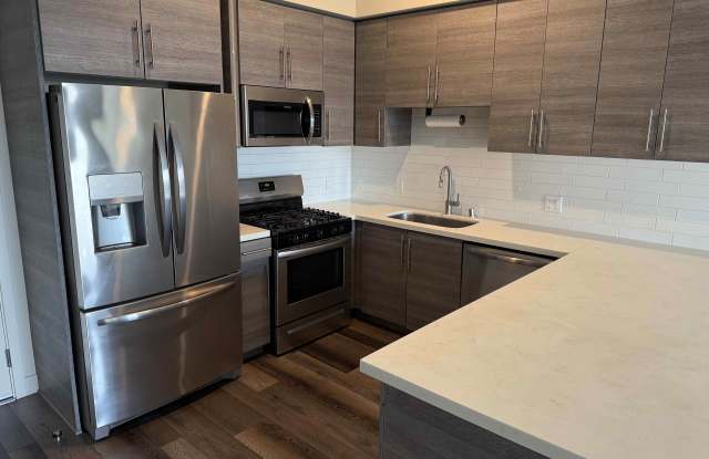 Photo of 4965 S Centinela Ave