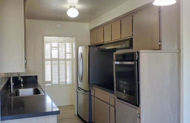 Just For You! Midtown Ventura prime location!