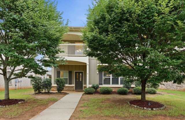 8 Desert Oak Court