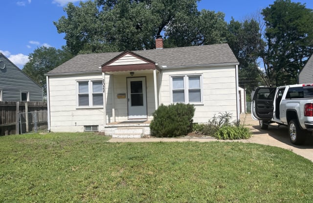 2022 S. Laura - 2022 South Laura Street, Wichita, KS 67211