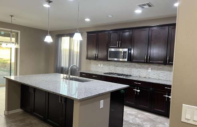 21284 W ALMERIA Road