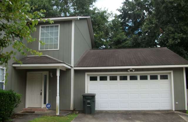 Foxhill Commons - 3 Car Garage