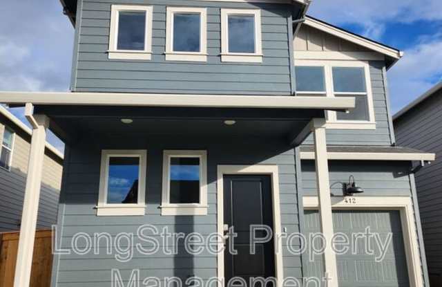 412 Lost Lake St NE