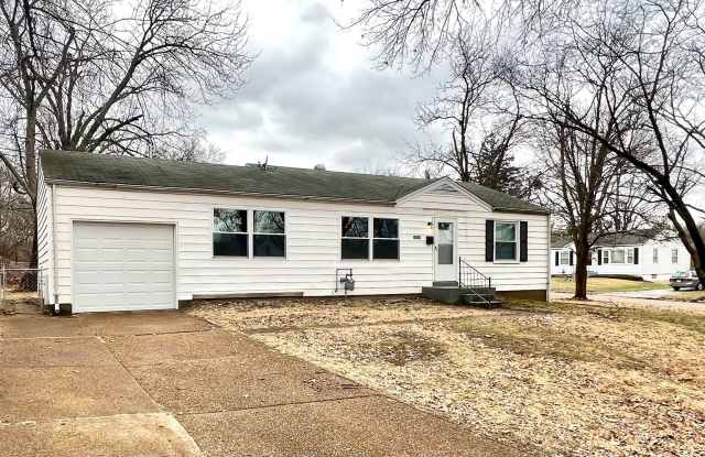 Beautifully Updated 2-Bedroom, 1-Bath Home with Bonus Living Space!- Presented by Tiffany Gerling’s Team!