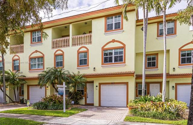 623 NE 8th Ave - 623 Northeast 8th Avenue, Fort Lauderdale, FL 33304