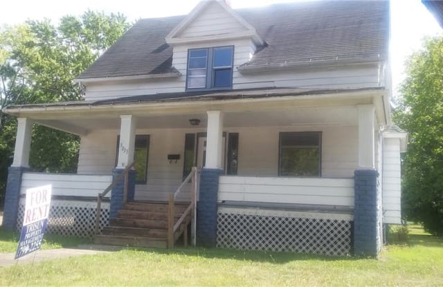 3033 Glenwood Ave - 3033 Glenwood Avenue, Youngstown, OH 44511