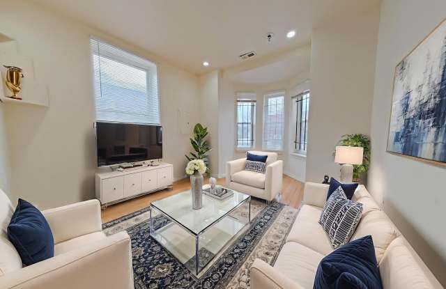 1422 N WILLINGTON ST unit: 2