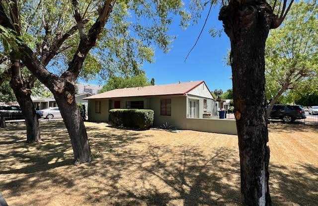 Photo of 1321 S COLLEGE Avenue