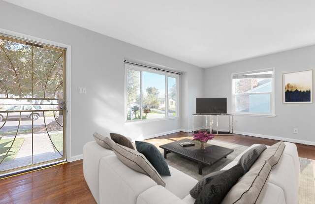 2001 Lynngrove Drive