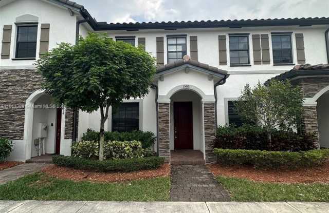 11416 SW 250th St