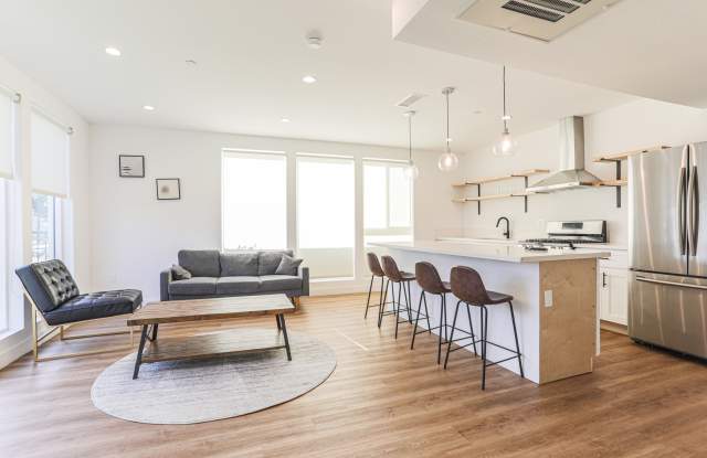 1651 W 37th Pl - Co-Living Housing