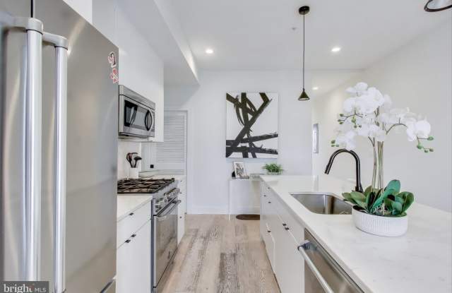 1011 18TH Street NE unit: 8