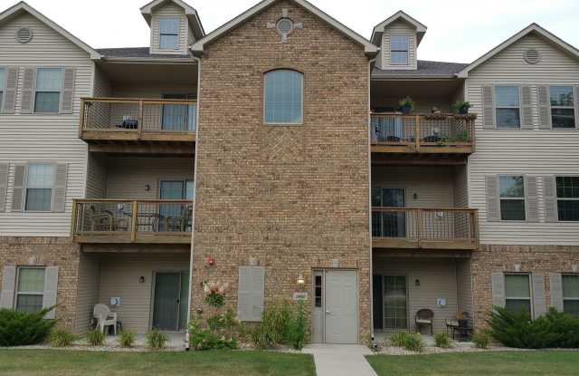 Photo of 2 bedroom, 2 bath condo in North Liberty
