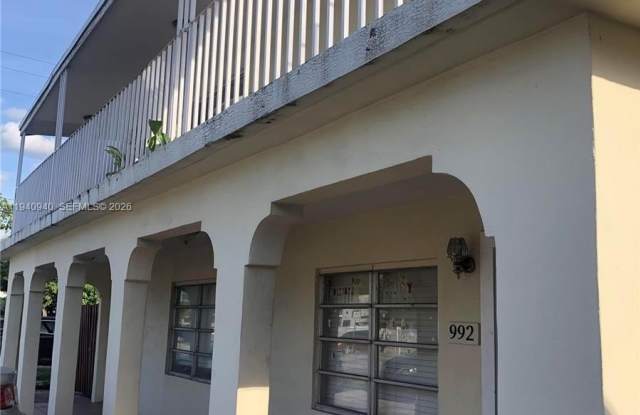 Photo of 992 E 18th St