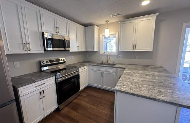 211 Forest Oaks Drive