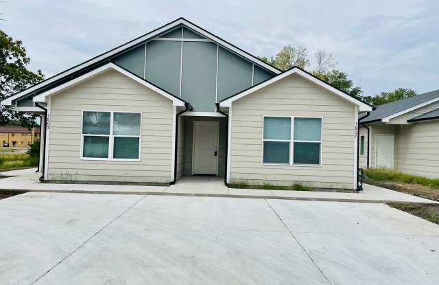 Gorgeous Brand New Home and Stainless Steel Appliances - 1514 North Madison Avenue, Wichita, KS 67214