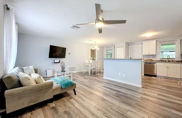 760 Becker Avenue Northeast