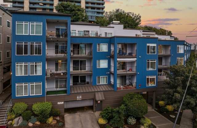 500 Elliott Ave W