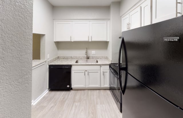 The Life At Beverly Palms Pasadena Tx Apartments For Rent