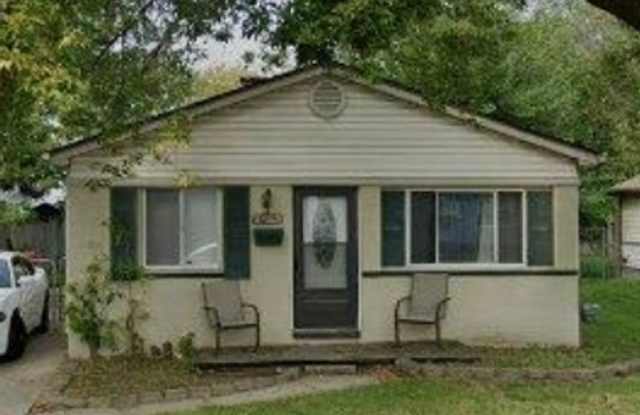 Your next Home!!!  Charming Three Bedroom in Roseville