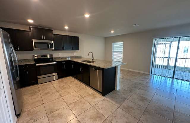 Photo of 3 Bedrooms 2 Bathrooms NW Cape Coral Home - AVAILABLE NOW!