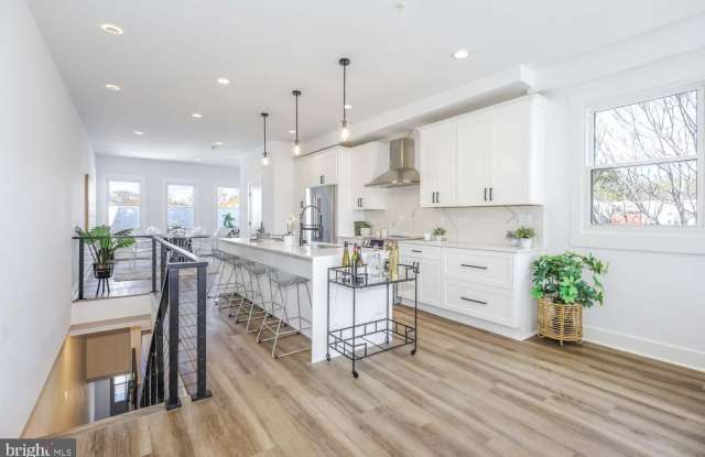424 TAYLOR Street NW unit: B
