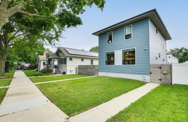 Photo of 4727 N Kiona Avenue