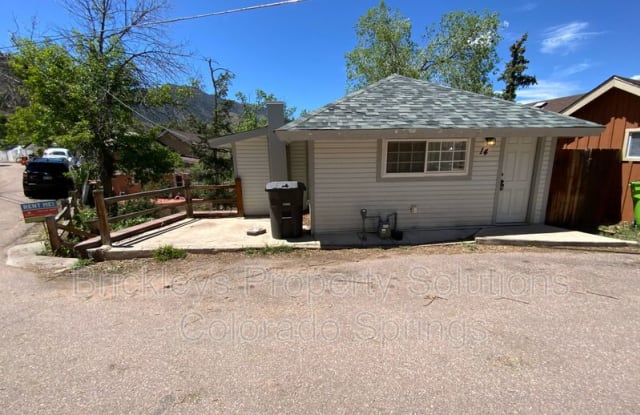 14 Cherokee Rd - 14 Cherokee Road, Manitou Springs, CO 80829