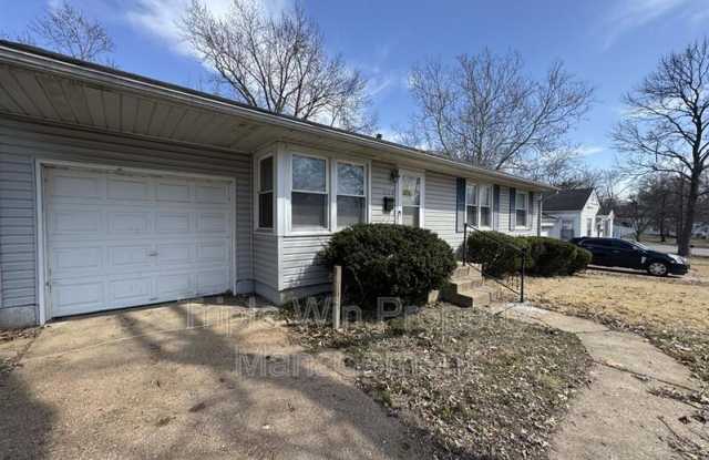 1115 Roxton Dr