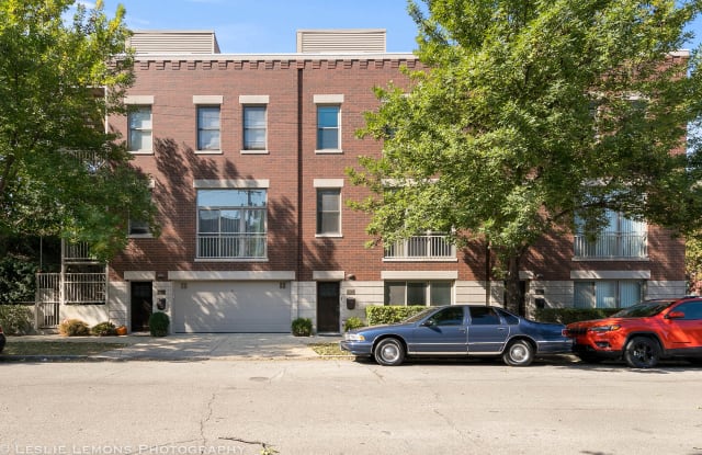 826 N Lessing St - 826 North Lessing Street, Chicago, IL 60642