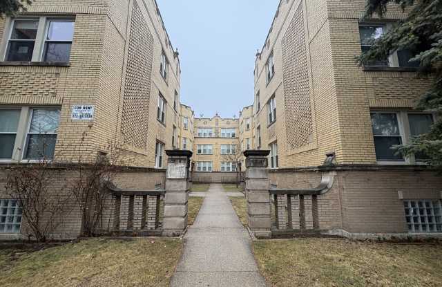 2216 W Thome Avenue unit: 3-A