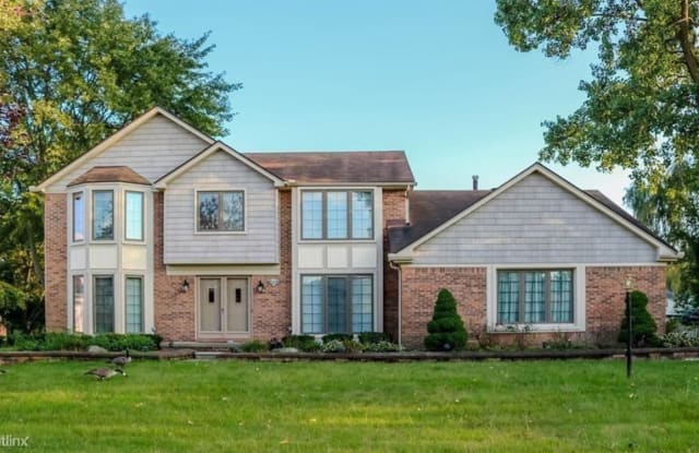 27646 S Bridle Hills Dr - 27646 South Bridle Hills Drive, Farmington Hills, MI 48336