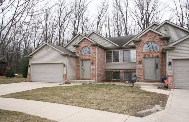 752 Ravinia Drive W - 752 -B Ravinia Dr W, Porter County, IN 46385