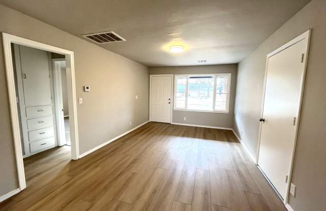 2 Bed 1 Bath in Bethany