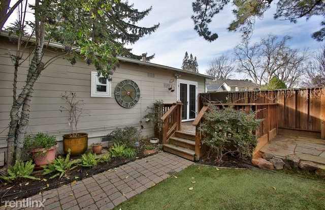 11 Ivanhoe Ct.