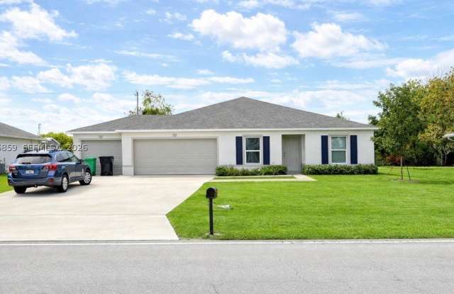 2180 SW Cameo Blvd