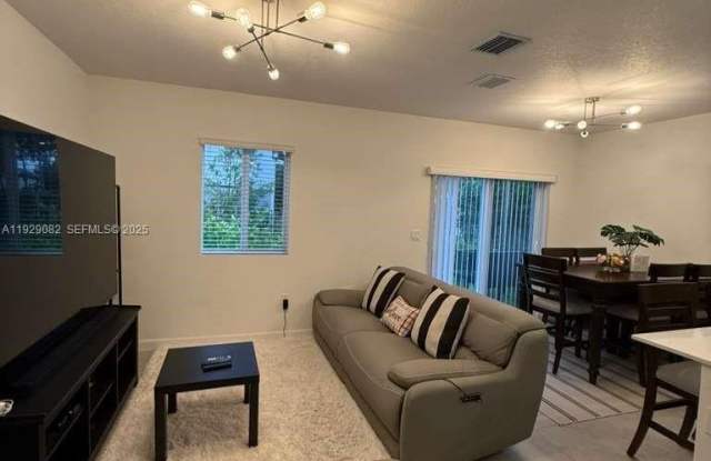 Photo of 5180 SW 37th St